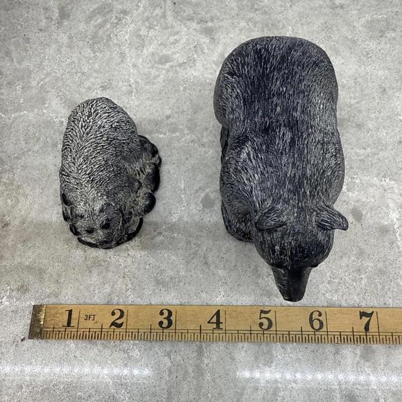 Lot of two Bear sculptures by A Wolf. Pre-owned. Size 3.5 in and 5 in. - Picture 5 of 8